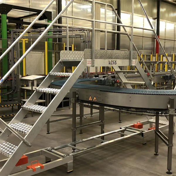 Aluminium trap op maat voor bedrijfspanden | Veilig & duurzaam maatwerk 