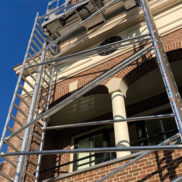 Elektrische steigerlift kopen: complete gids voor bouwbedrijven en installateurs (2026)