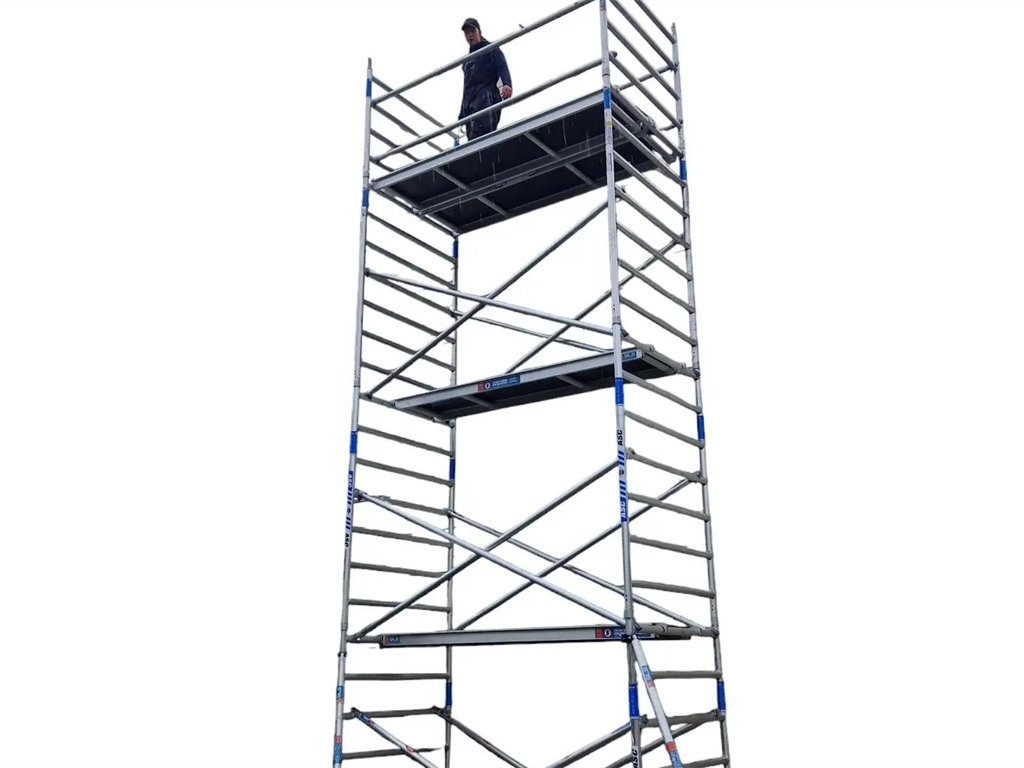 Welke rolsteiger heb je nodig? Werkhoogte berekenen voor 12 klussen (2026)