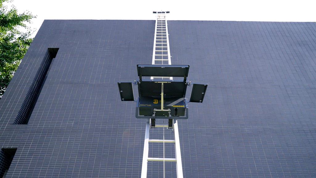batteryladderhoist2