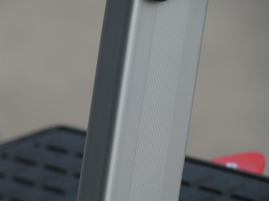 Handyman enkel oploopbare professionele huishoudt trap -geanodiseerde stijl