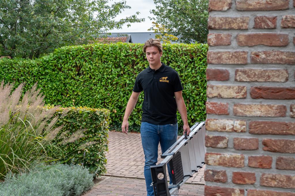Handyman enkel oploopbare professionele huishoudt trap