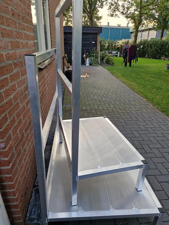 Aluminium opstapbordes op maat gemaakt Steiger & Ladderspecialist