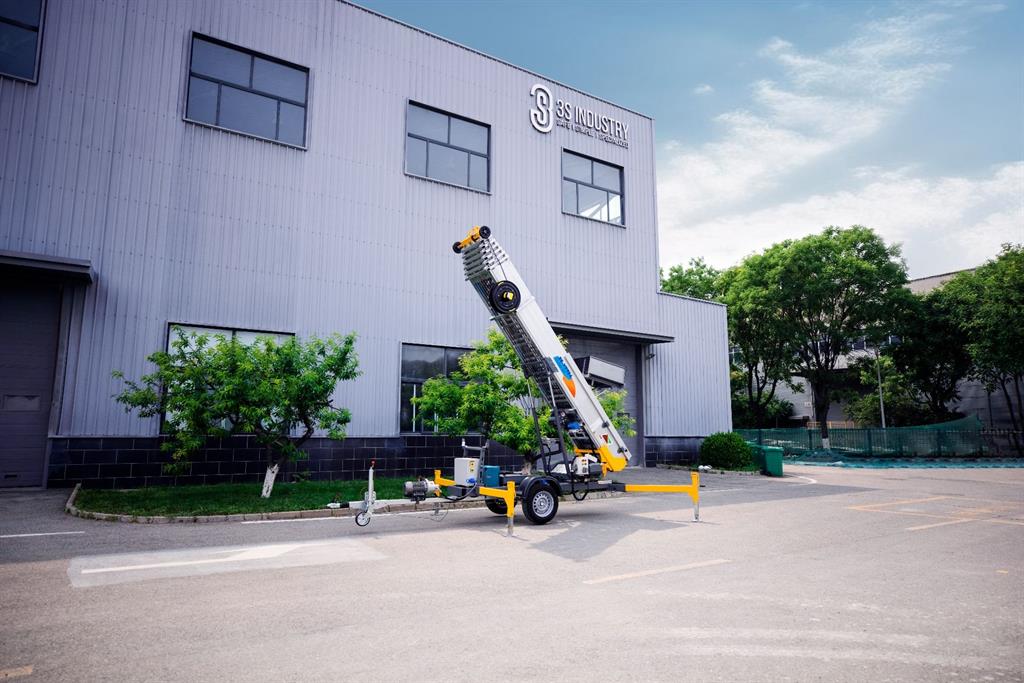 Aanhanger lift - hoogwerker ingeschoven afbeelding