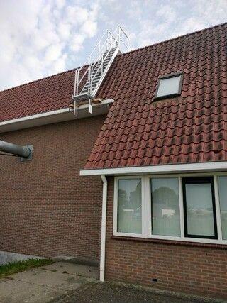 Kooiladder met aluminium dakladder-in aanbouw