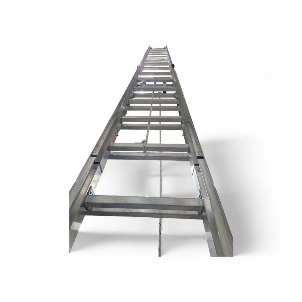 Verhuur van: Ladder met liftsysteem. Touwoptrekladder